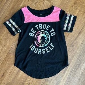 SO Girl Tee Size S (7) Sequin On Sleeves
